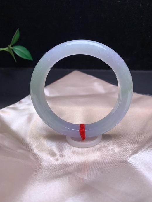 620219，59.8糯冰底春彩手镯、清新秀气有特色，润润的 商品图2