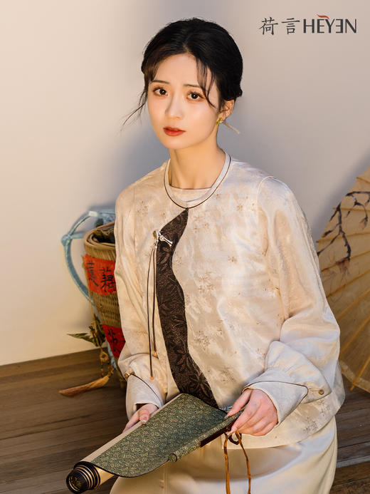 荷言GL 御前 小雏菊肌理提花马甲波浪形枫叶织金提花拼接设计 商品图1