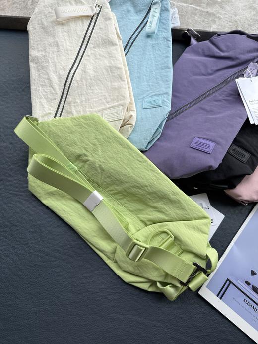 点此购买 lulu露露轻便斜跨包男女运动健身包 xj 321222 商品图3