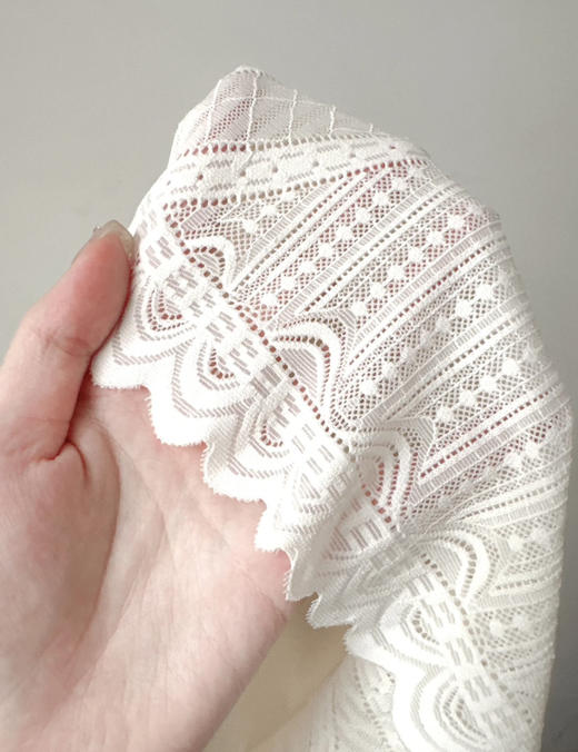 【免穿文胸】春夏新款蕾丝内搭美背显瘦小吊带 带胸垫内衣打底背心 商品图3