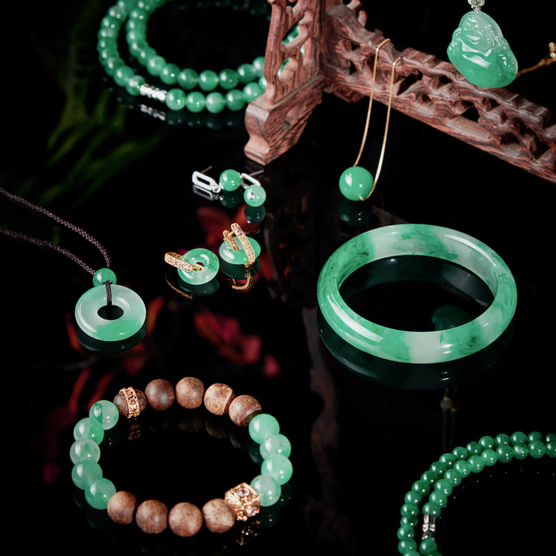 只此青绿·非洲翠玉专场 ，一抹浓翠腕间藏，春景熙熙，只此青绿【3-5天发货】
