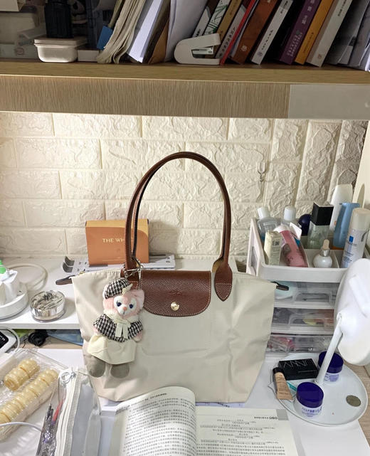 在途国现Longchamp龙骧纸白中号长柄1060元 商品图0