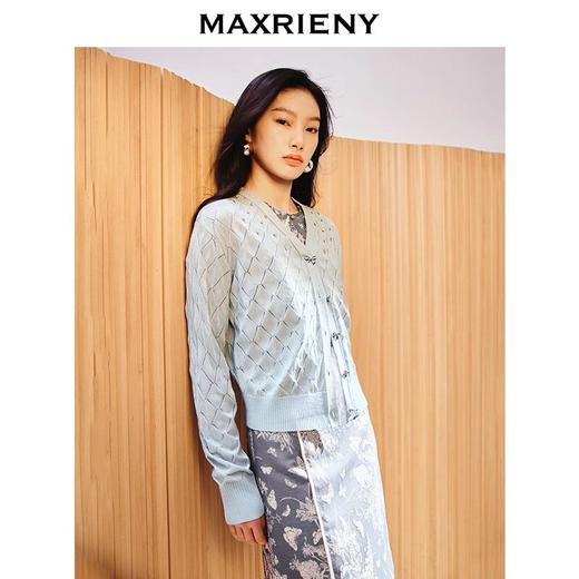 MAXRIENY蝴蝶纽扣精致复古菱格上衣2025春款针织修身日常百搭外套(货号:MS86JA022) 商品图3