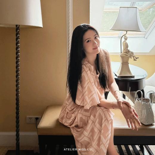 【柔雾仙子】品牌定染字母印花桑蚕丝飘袖立裁连衣裙 商品图5