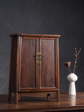清	红木圆角柜摆件