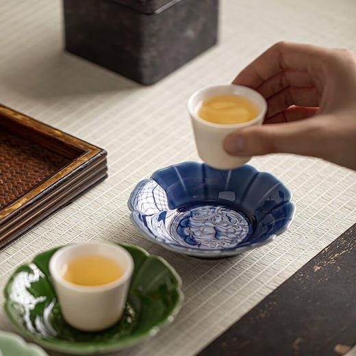 【迷你缠枝莲小碟】陶瓷迷你糕点碟味碟茶室禅意茶点盘防烫茶杯垫杯托复古精致水果盘 商品图5