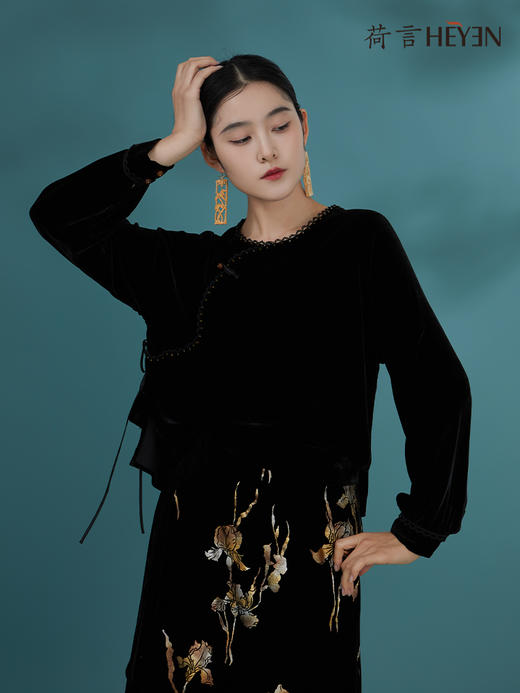 荷言GL 柔墨 真丝丝绒新中式上衣 商品图1