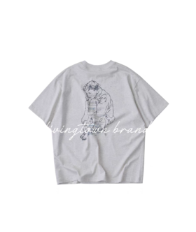 LIVINGTOWN/LT素描人像草写字体短T