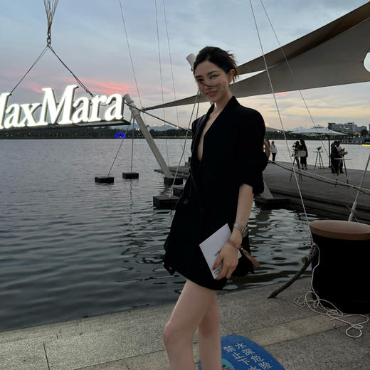 ROMI STUDIO“自我轮廓”绵羊毛混纺双排扣廓形西装外套RW24AWG1135 商品图2