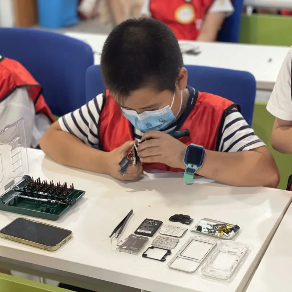 【电子回收】周六｜ 无敌“破坏王”来啦！走进电子废品回收工厂，探索变废为宝的奥秘