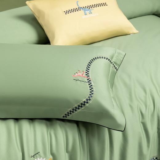 10楼堂皇  萌兽乐园四件套-绿色200x230cm     吊牌价1990元   活动价400元（样品清仓） 商品图1