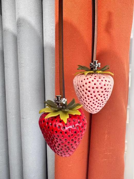 【sssp1】轻奢时尚可爱草莓挂饰！！ 商品图0