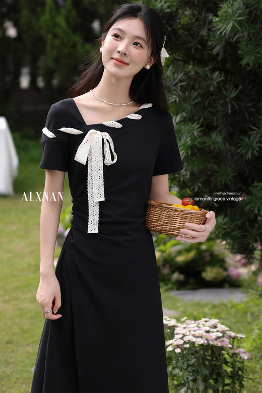 【6折秒杀】鹿向南「法式软糖」气质不规则黑色短袖斜肩连衣裙女夏A字长裙子 商品图5