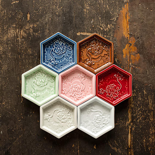 【六角牡丹小碟】中式陶瓷果盘茶点糕点盘家用点心盘喜饼盘喜糖盘订婚台摆盘干果碟 商品图6