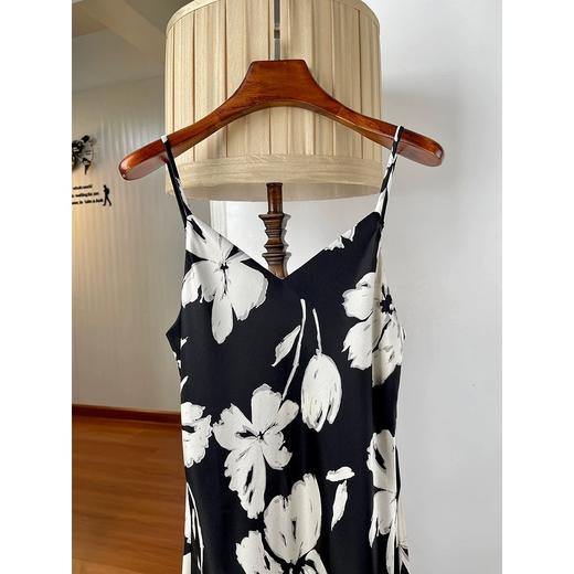 【门店同款】ENJOY夏季复古斜裁印花长裙 162272551 商品图1