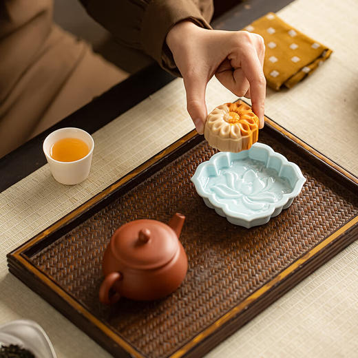 【莲瓣荷花小蝶】中式复古禅意茶点盘陶瓷精致小号点心盘零食盘家用果碟托盘 商品图7