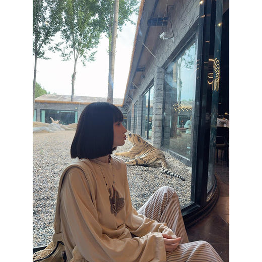 UMILAB｜剪影*不费力慵懒 原创印花天丝棉轻薄防晒宽松T长袖T751M 商品图4