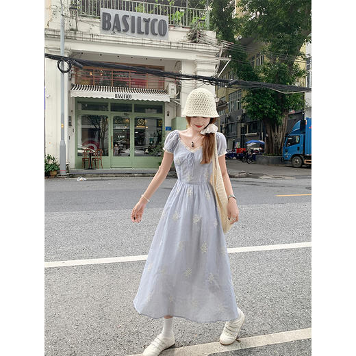 <曾小咸推荐>现货秒杀！微信超特价！法式泡泡袖条纹刺绣连衣裙 日常229.99 立减120 秒杀109.99！ 商品图3