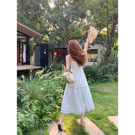 【折后再享2件88折】最后一波现货！V领吊带连衣裙 日常229.99/件 立减80 秒杀149.99/件！！ 商品图4