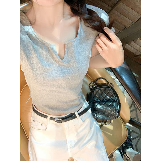 <曾小咸推荐>韩系简约正肩修身短袖T恤 商品图1