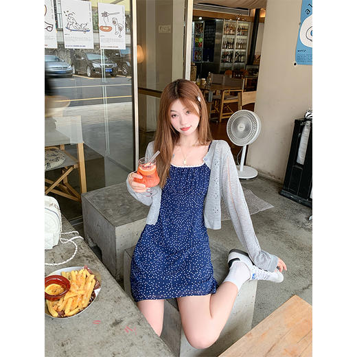 <曾小咸推荐>法式纯欲波点蓝色吊带连衣裙 商品图5