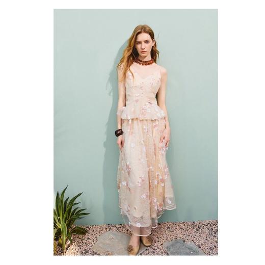 MAXRIENY2025年春夏新款重工吊带蕾丝绣花度假风女士通勤法式(货号:MF86TP006) 商品图2