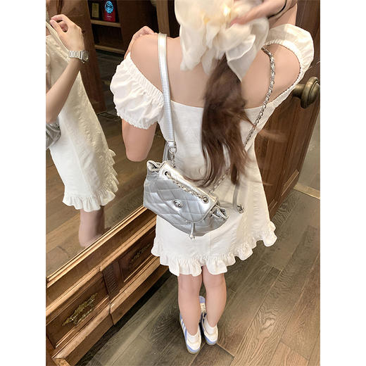 <曾小咸推荐>韩系方领泡泡袖收腰显瘦连衣裙 商品图4