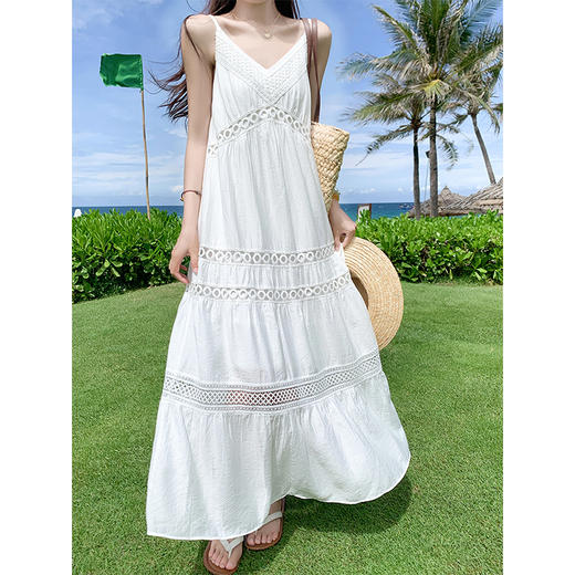 <曾小咸推荐>清冷感V领白色吊带连衣裙 商品图1