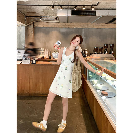 <曾小咸推荐>甜美小清新印花无袖背心连衣裙 商品图0