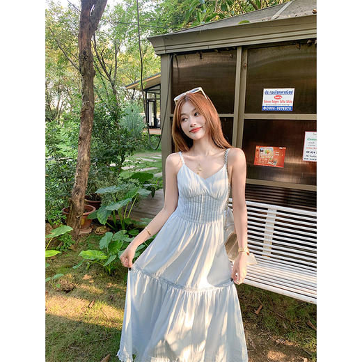 【折后再享2件88折】最后一波现货！V领吊带连衣裙 日常229.99/件 立减80 秒杀149.99/件！！ 商品图1