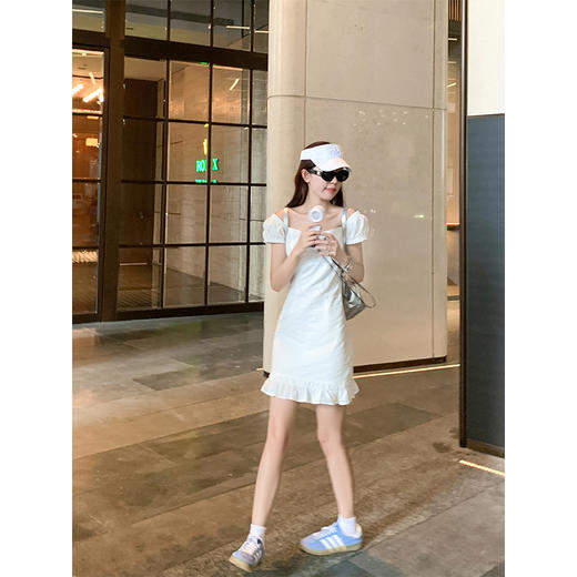 <曾小咸推荐>韩系方领泡泡袖收腰显瘦连衣裙 商品图3