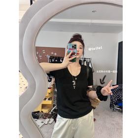 2025新品  蕾蕾同款【盛夏多巴胺】法式大U领纯色正肩短袖针织上衣