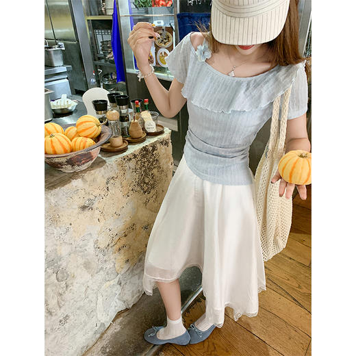 <曾小咸推荐>现货秒杀！卖完不补 ！微信打折价！花朵吊带斜肩T恤 日常99.99/件 立减50 秒杀49.99/件！！ 商品图2