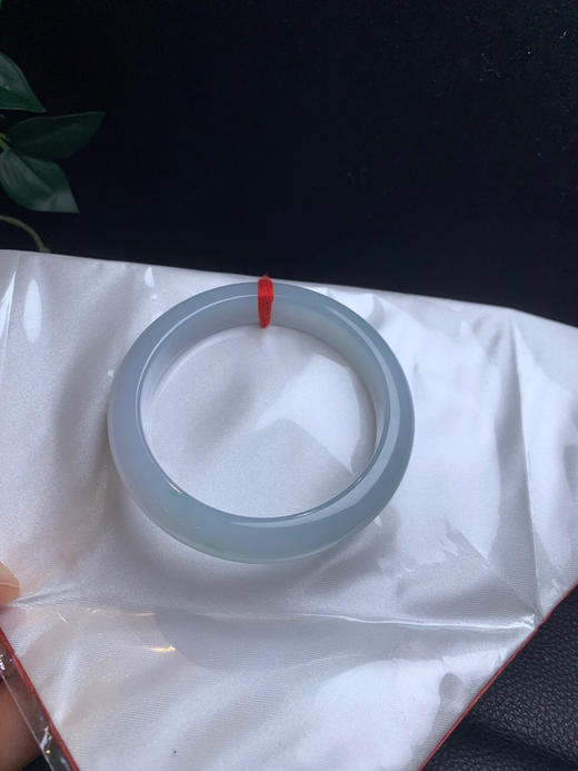 620230，57清新种水手镯、清新细润，局部飘了一丝绿，底妆非常细 商品图4