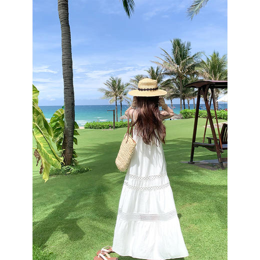 <曾小咸推荐>清冷感V领白色吊带连衣裙 商品图4