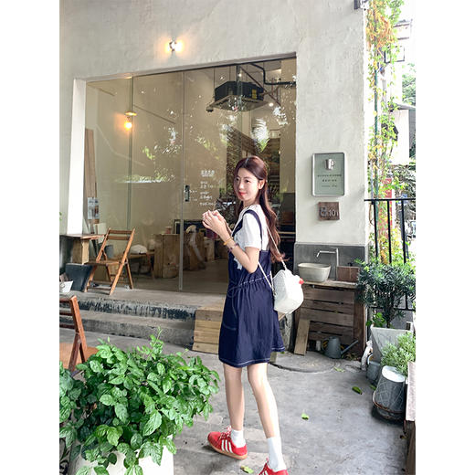 <曾小咸推荐>蕾丝拼接牛仔背带裙短袖T恤 商品图4