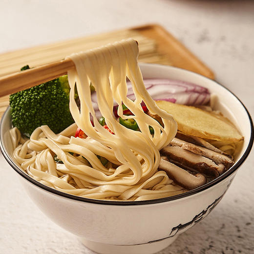 鲟鱼风味鸡蛋面1kg 商品图1