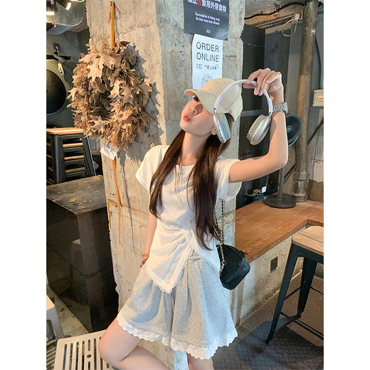 <曾小咸推荐>设计感花边拼接阔腿休闲短裤 商品图2