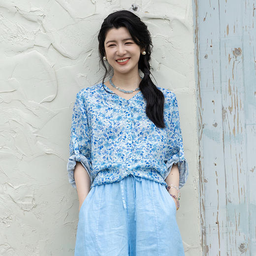 绽放女装322朵/【海街日记·小蓝花】亚麻印花后开衩衬衫女七分袖 商品图0