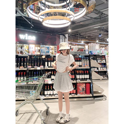 <曾小咸推荐>设计感花边拼接阔腿休闲短裤 商品图3