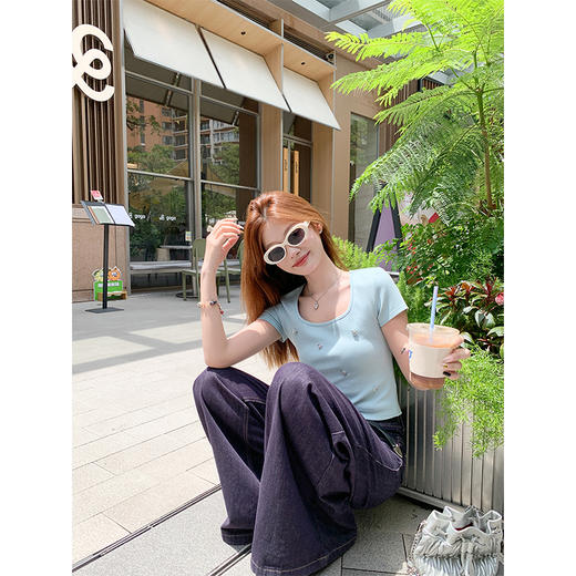 【99元任选2件】微信打折价！薄荷绿方领修身短款T 商品图4