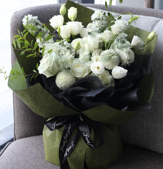 白绿色系玫瑰混搭花束 商品图0