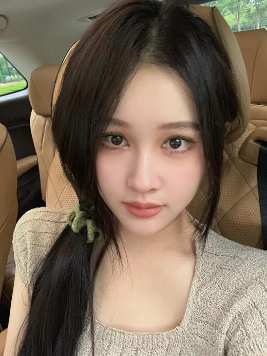 Read Nameless /浅咖麻料背后系带上衣+绿染花缎面裤 2025/6/16 商品图5