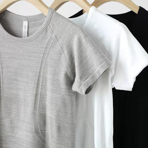 【夏日燃脂T恤🔥】速干显瘦运动短袖💪瑜伽跑步健身全搞定！轻薄舒适，挥汗也能美美哒✨夏季跑步速干T恤 女紧身瑜伽服上衣 普拉提训练健身服 商品图4