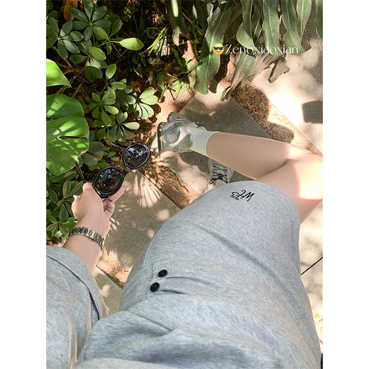 <曾小咸推荐>韩系斜肩灰色短袖T恤包臀裙套装 商品图2