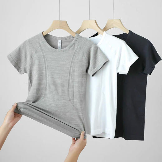 【夏日燃脂T恤🔥】速干显瘦运动短袖💪瑜伽跑步健身全搞定！轻薄舒适，挥汗也能美美哒✨夏季跑步速干T恤 女紧身瑜伽服上衣 普拉提训练健身服 商品图2