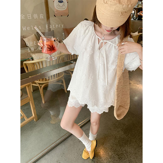 <曾小咸推荐>3.28现货秒杀！微信超特价！重工刺绣套装泡泡袖衬衫+短裤两件套 日常219.99 立减110 秒杀109.99/套！ 商品图3