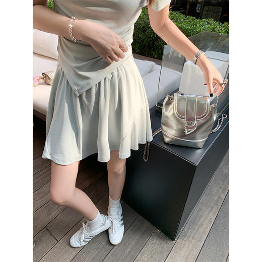 <曾小咸推荐>现货秒杀！微信打折价！斜肩T恤半身短裙两件套 日常189.99/件 立减80 秒杀109.99/件！！ 商品图2