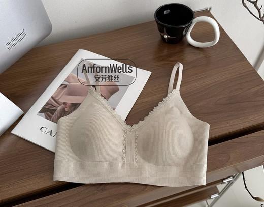 夏日必备凉感V领蕾丝小吊带无痕舒适优雅 商品图1