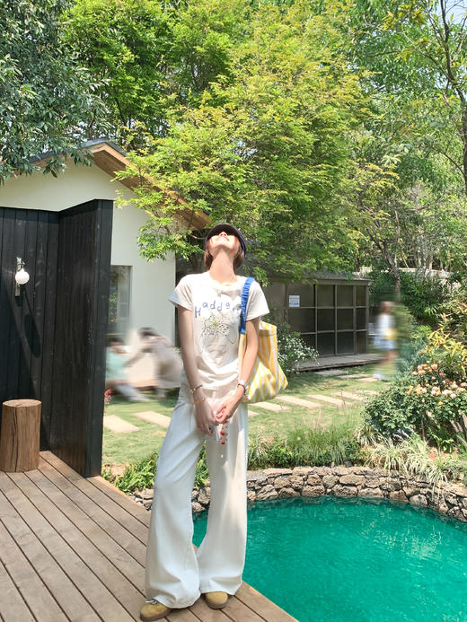 <曾小咸推荐>小清新花朵字母印花白色圆领短袖T恤 商品图8